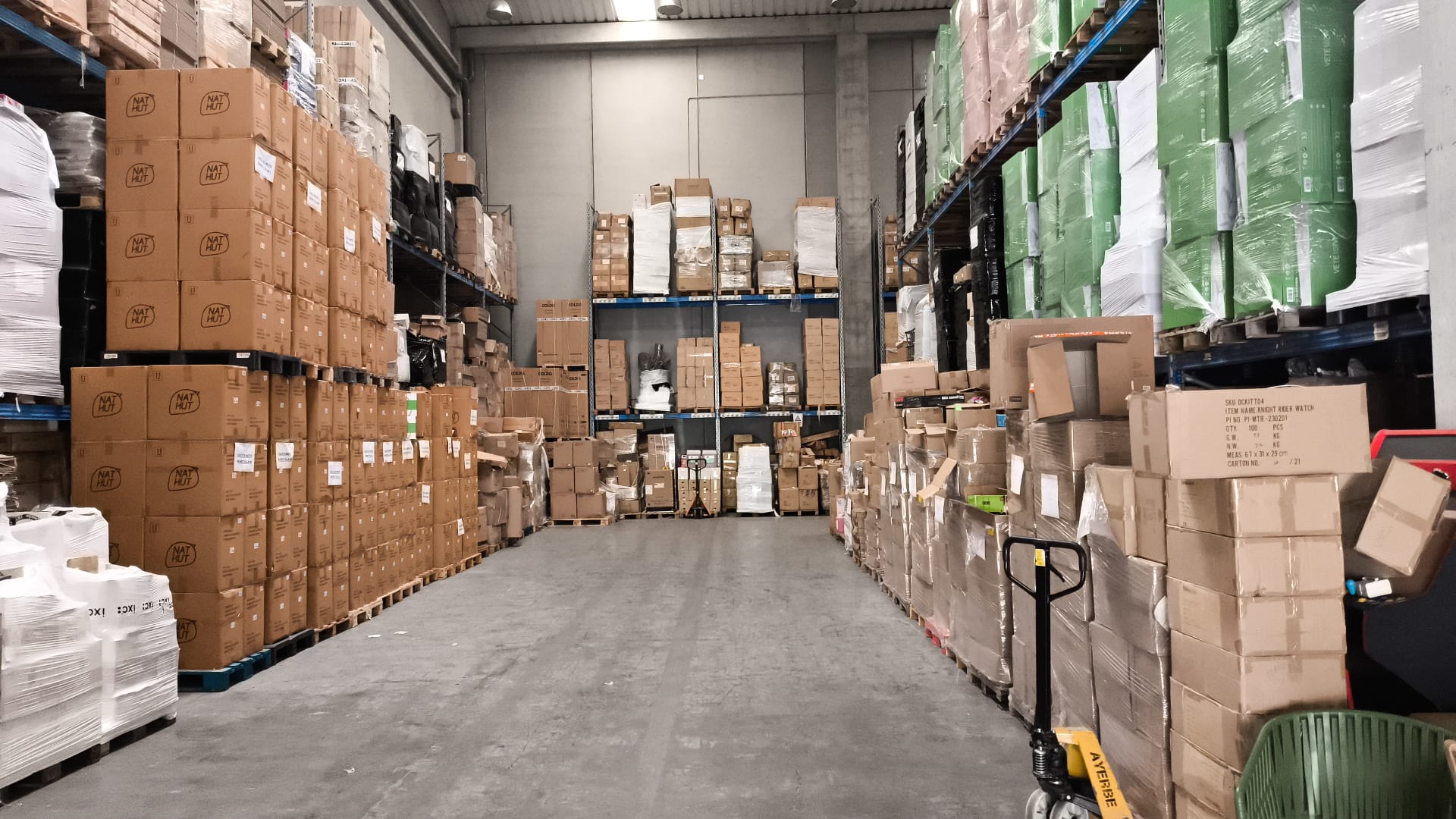 Almacén Omnia Logistics - Stock industrial y liquidaciones