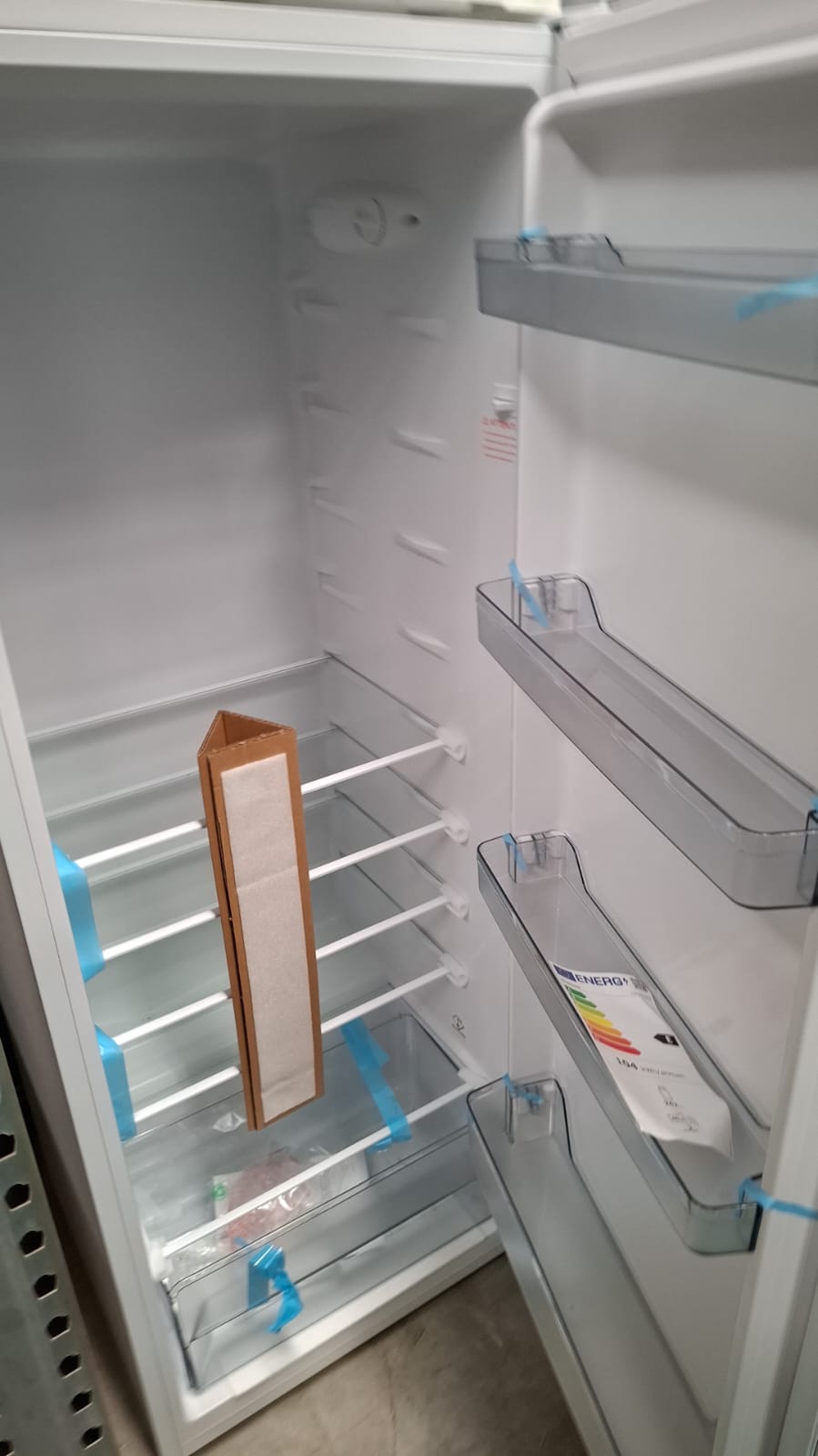 nevera ( sin cogelador ) de 1,40 metros de altura 