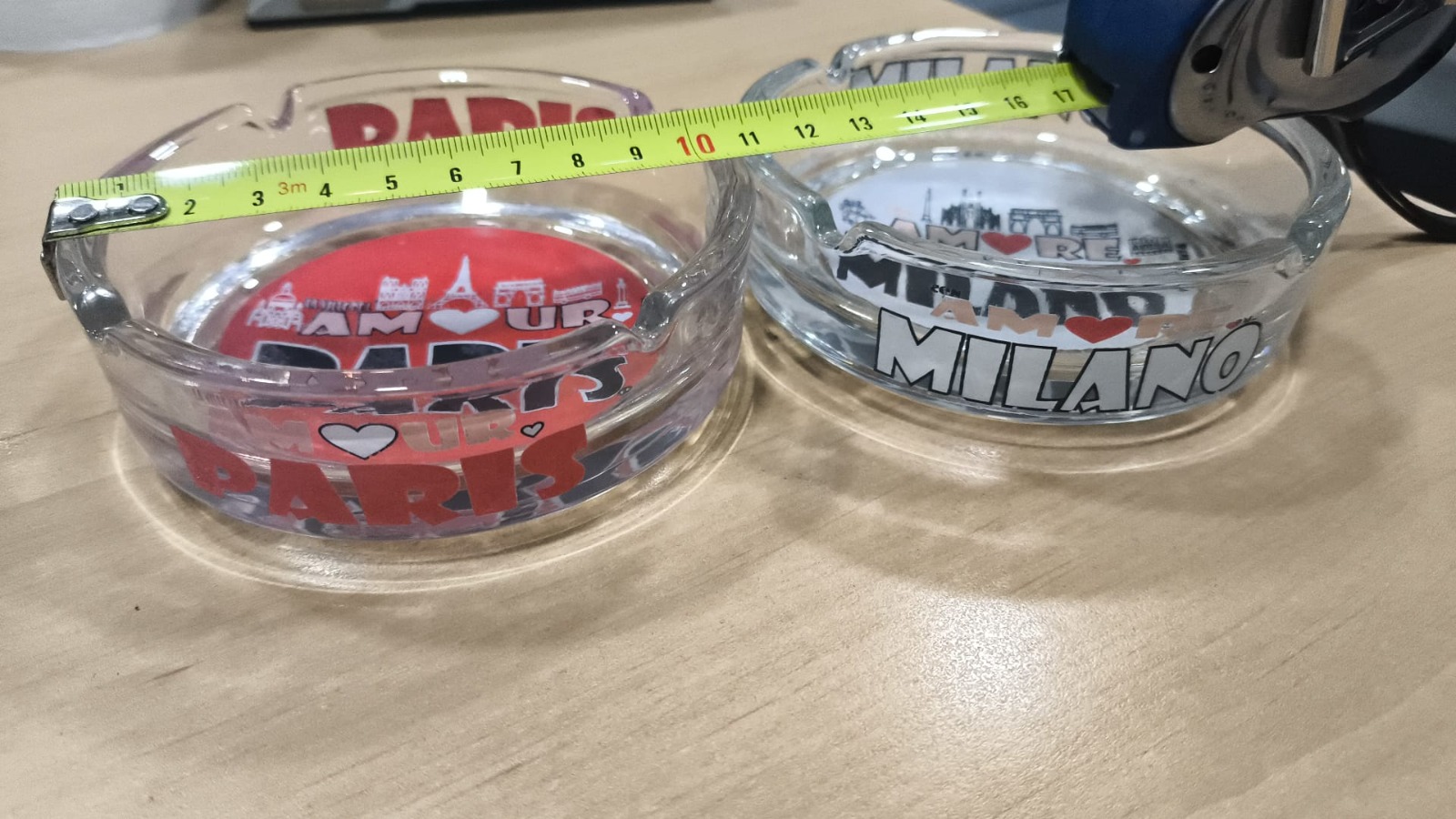 lote de cenicero de cristal variado de diferentes ciudades