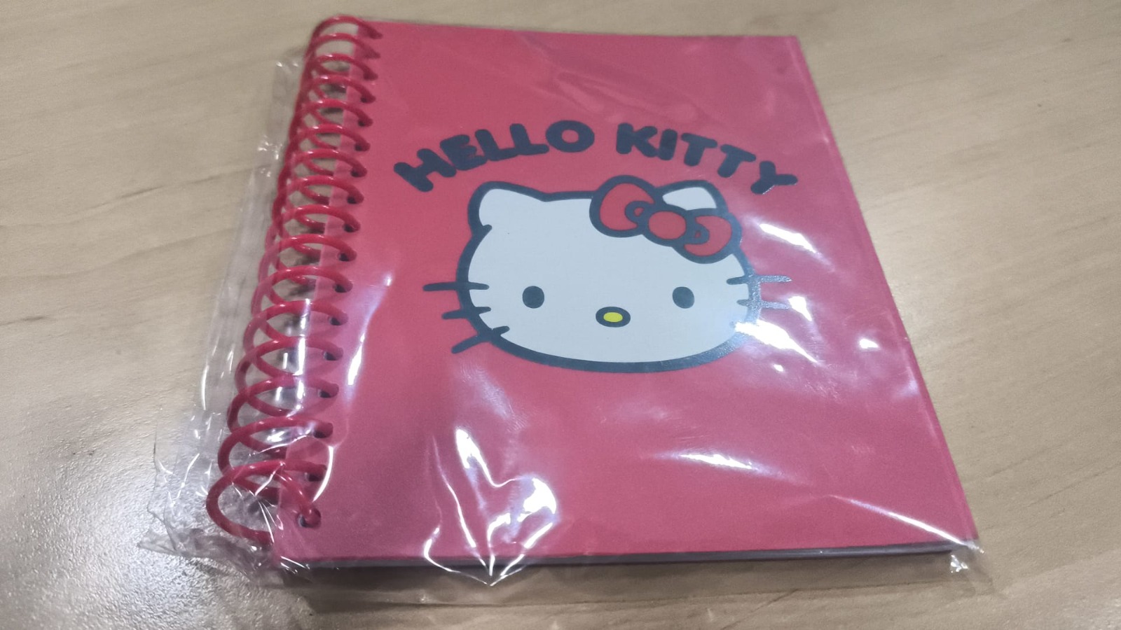 libreta de 60 hojas hello kitty con anillas 