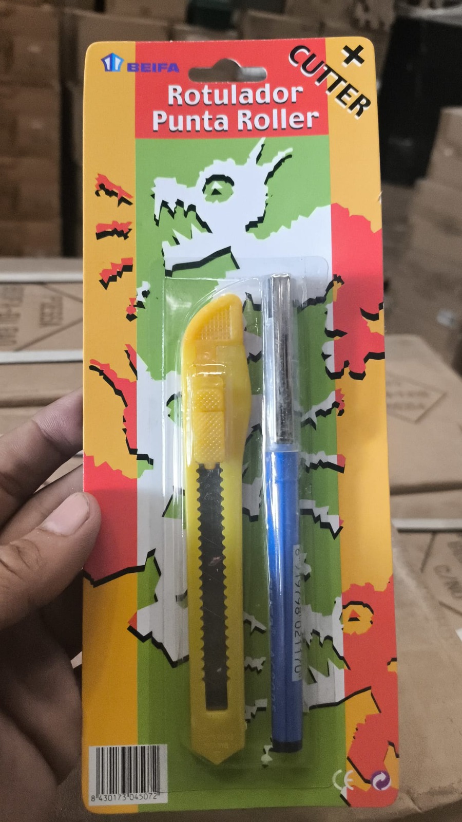 lote de cortador + boligrafo en un blister 