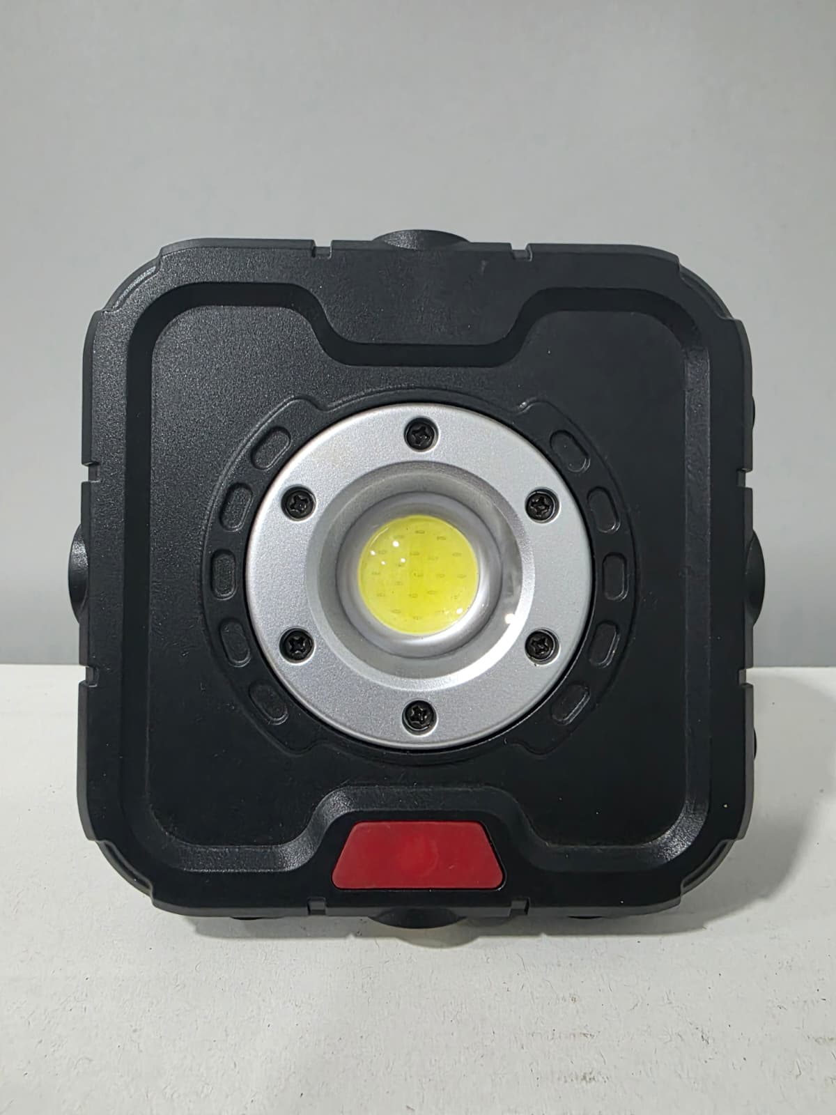 linterna led de 400 lumnes con imanes 