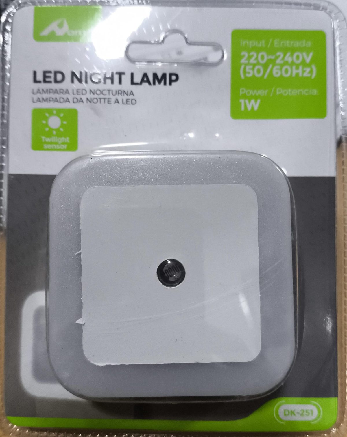 Luces lampara nocturna de 1 w de potencia , funciona directo al enchufe 